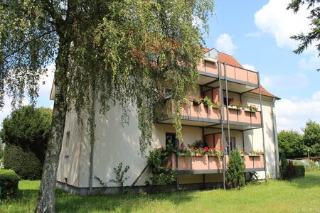Helle 2-Zimmer-Wohnung mit Tageslichtbad und Balkon
